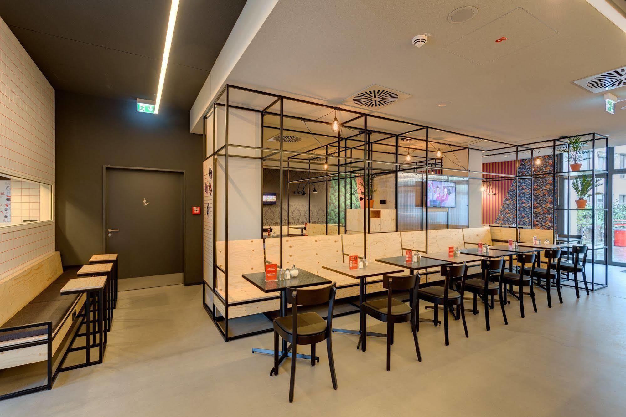 Meininger Hotel Leipzig Hauptbahnhof Ngoại thất bức ảnh