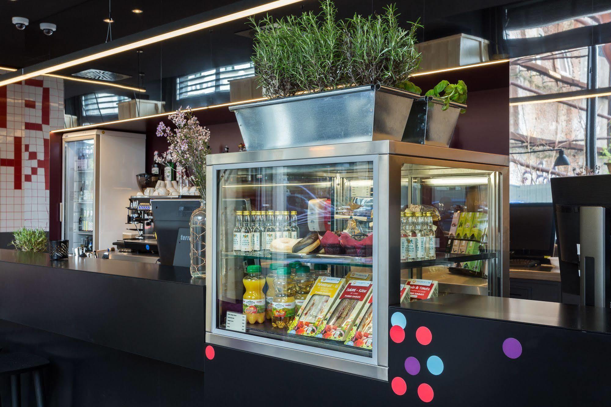 Meininger Hotel Leipzig Hauptbahnhof Ngoại thất bức ảnh