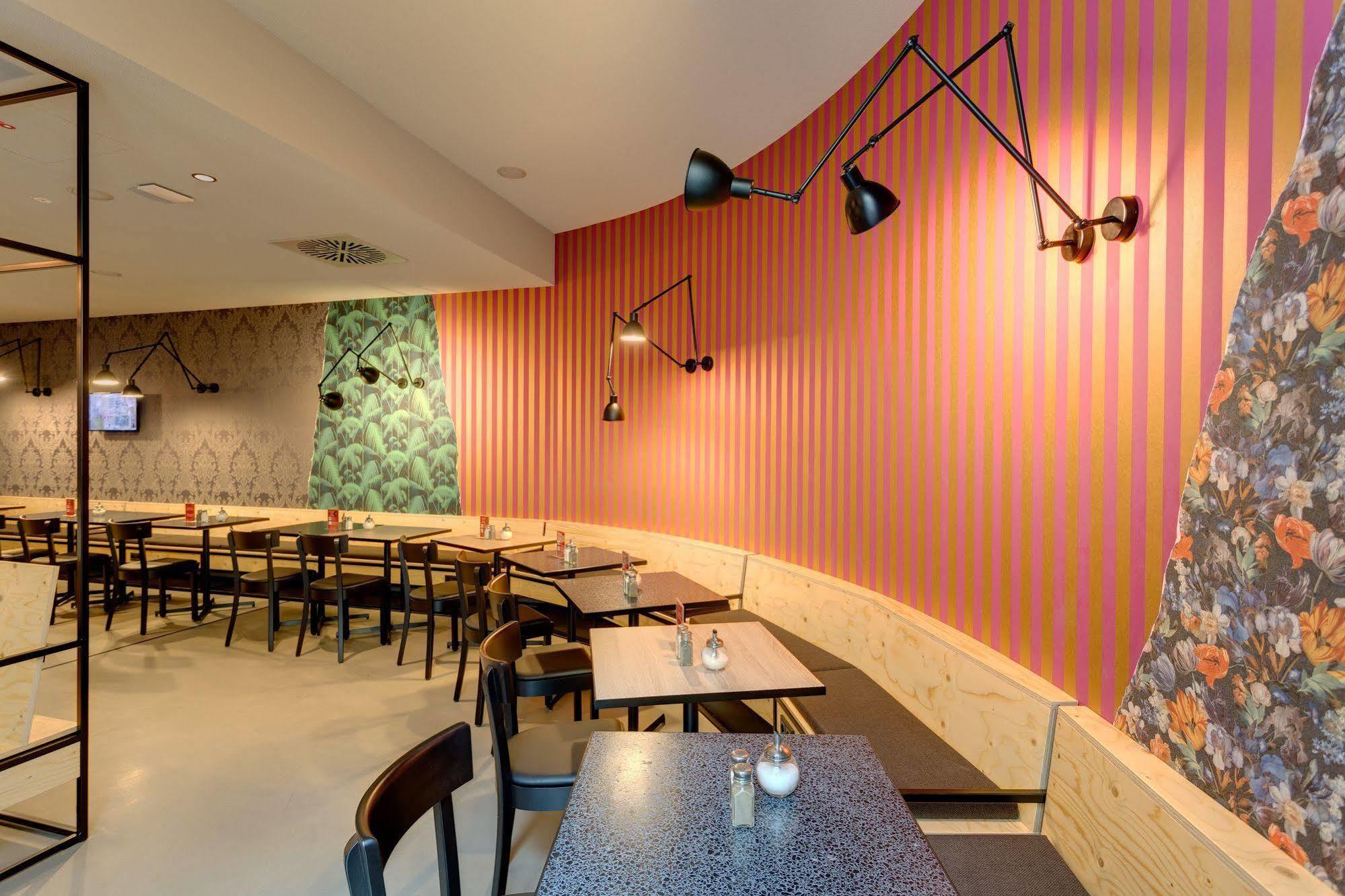Meininger Hotel Leipzig Hauptbahnhof Ngoại thất bức ảnh